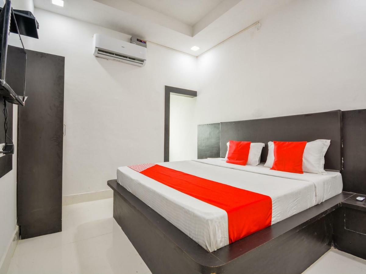 Oyo 43505 Hotel The White House Hisar Bagian luar foto