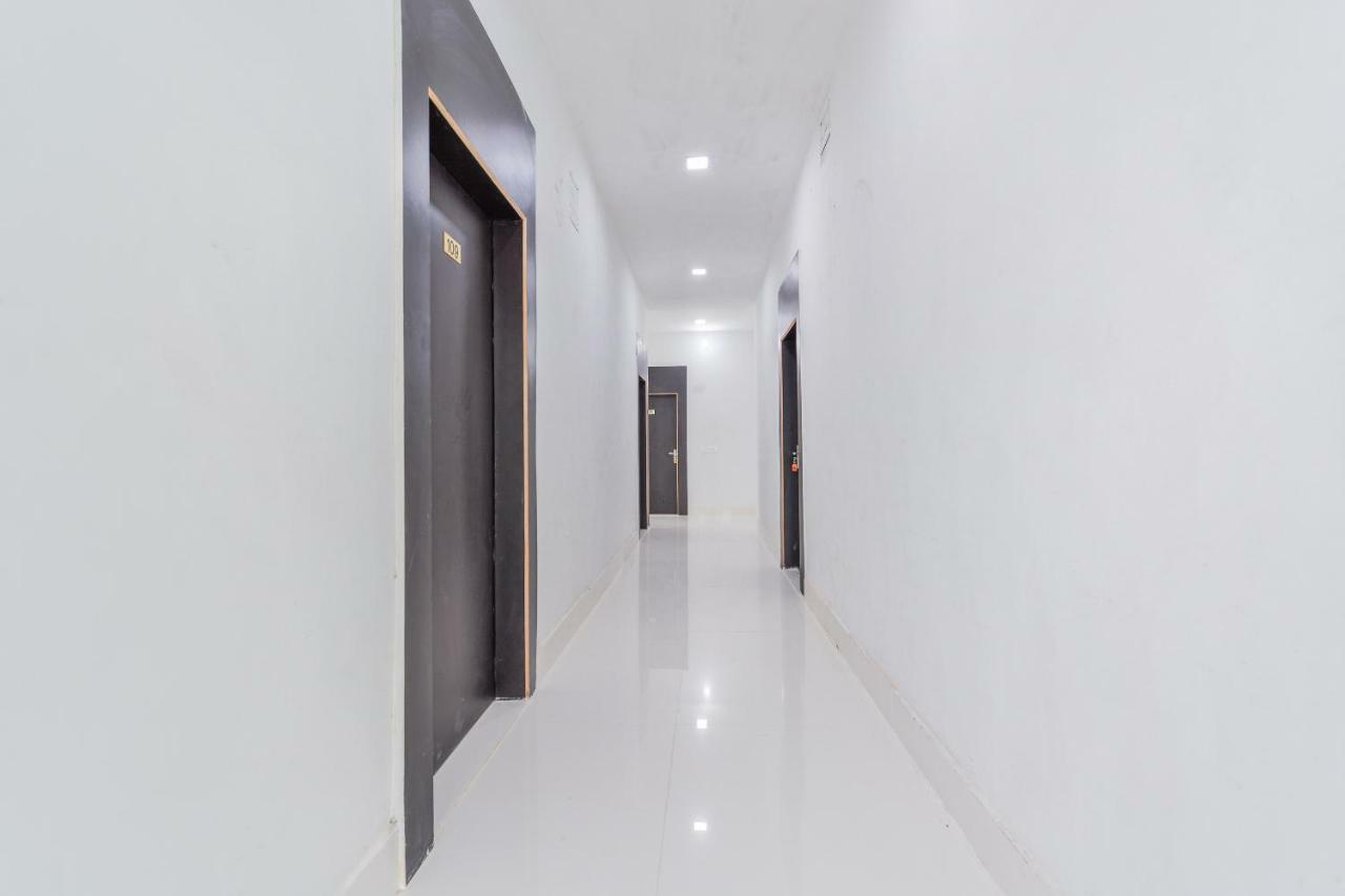 Oyo 43505 Hotel The White House Hisar Bagian luar foto