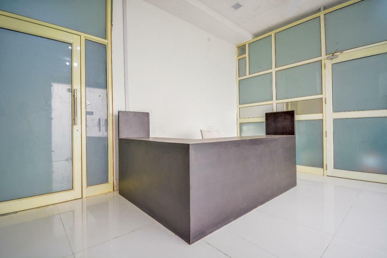 Oyo 43505 Hotel The White House Hisar Bagian luar foto