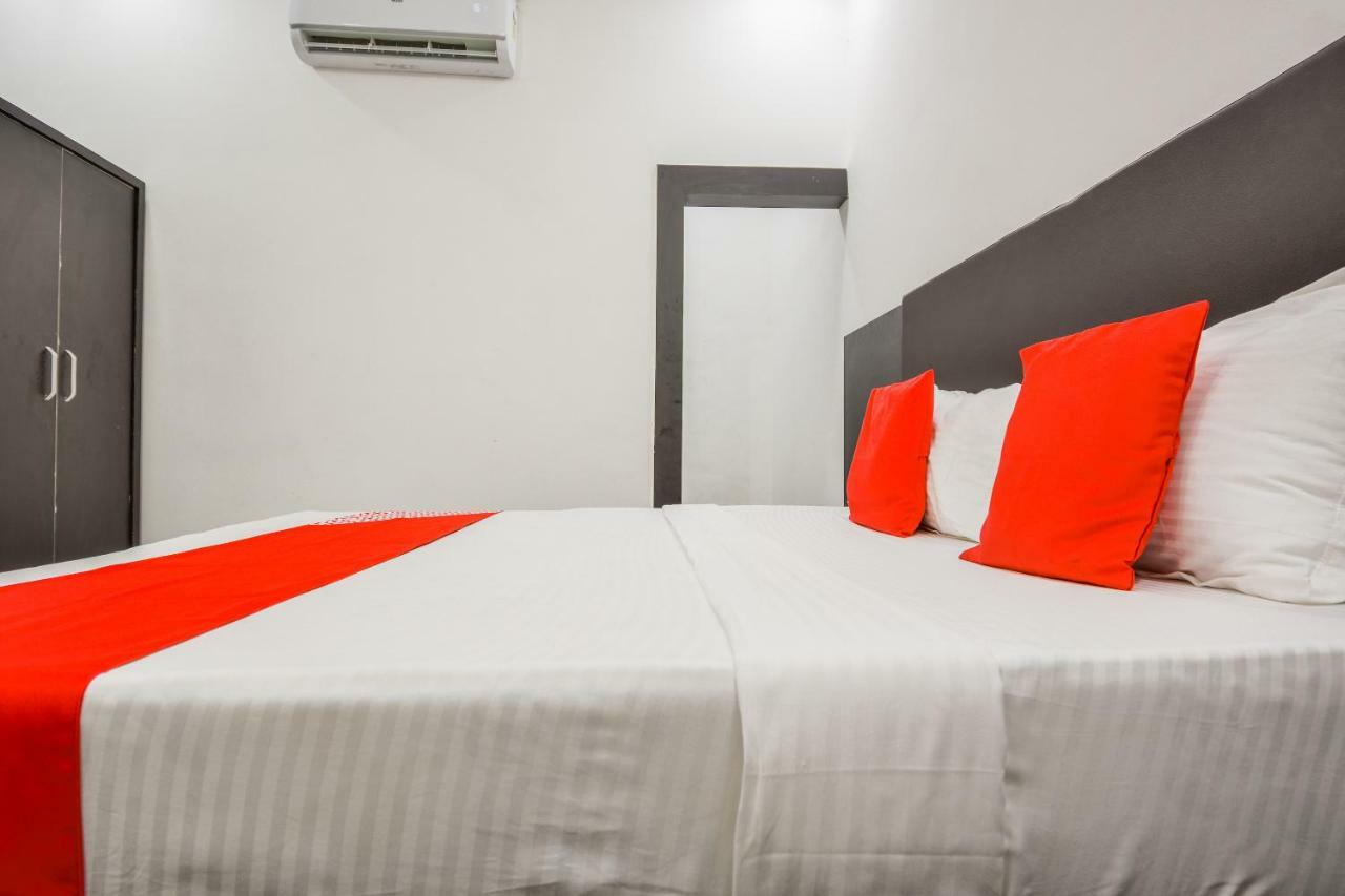 Oyo 43505 Hotel The White House Hisar Bagian luar foto