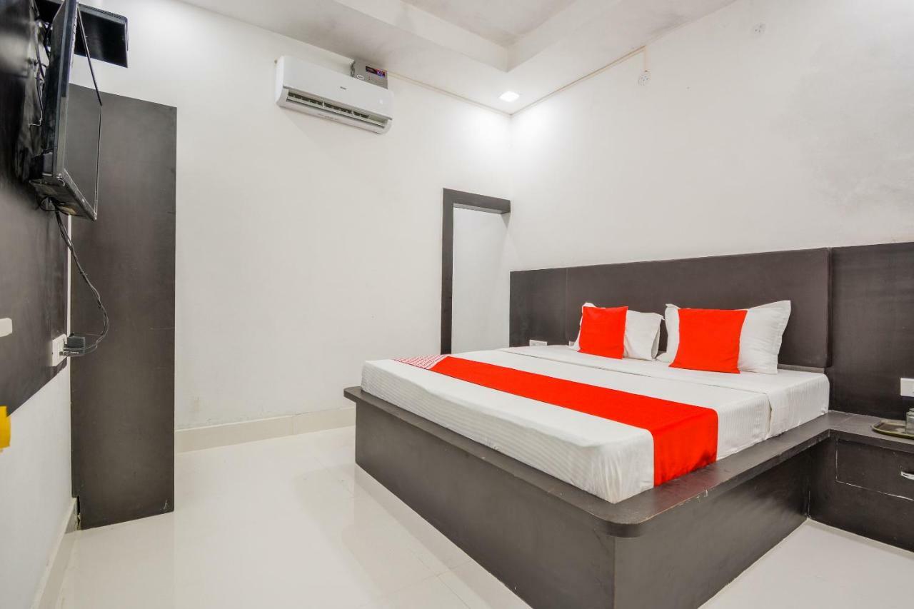Oyo 43505 Hotel The White House Hisar Bagian luar foto