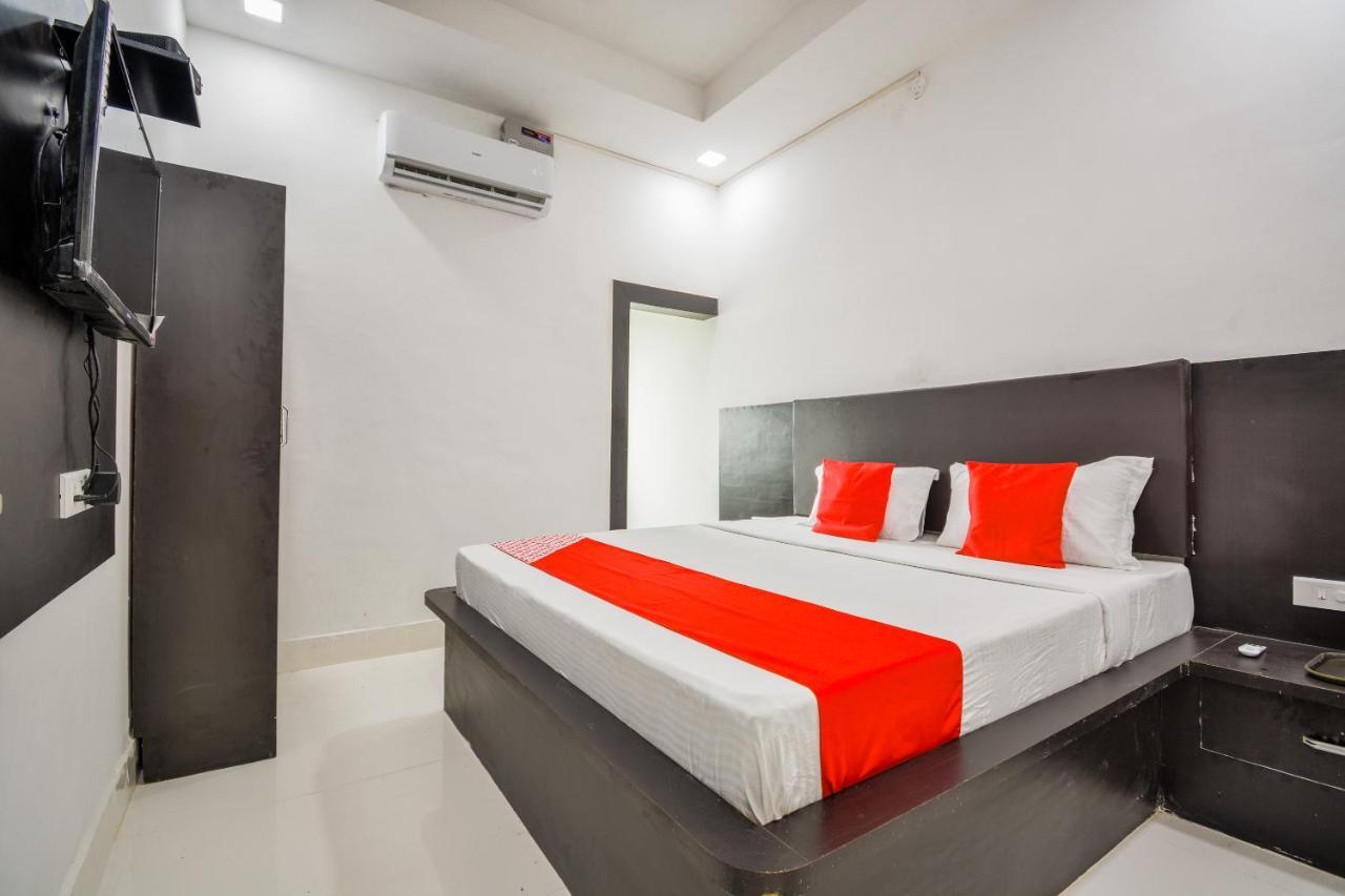 Oyo 43505 Hotel The White House Hisar Bagian luar foto